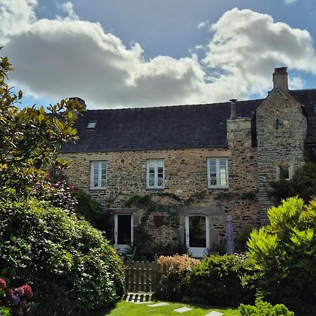 Gite De Charme Au Manoir Du Plessis-Quinquis Sainte-Seve Eksteriør bilde
